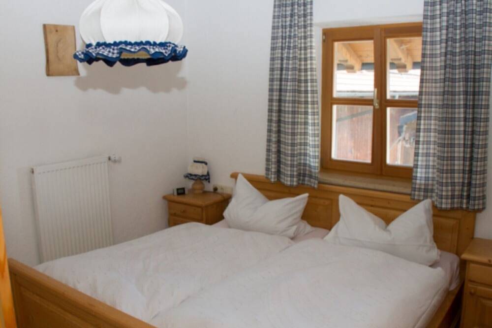 Ganze Wohnung, Ferienwohnung Ii, 40 qm für 2 Pers. sep.Schlafzimmer in Rottau, Grassau