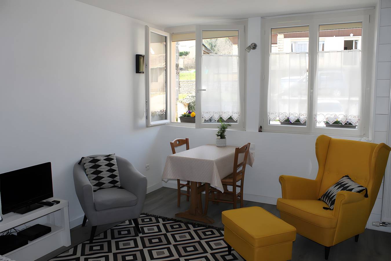 Ganzes Studio, Studio-Apartment 'Chamole' mit Wlan in Chamole, Französischer Jura