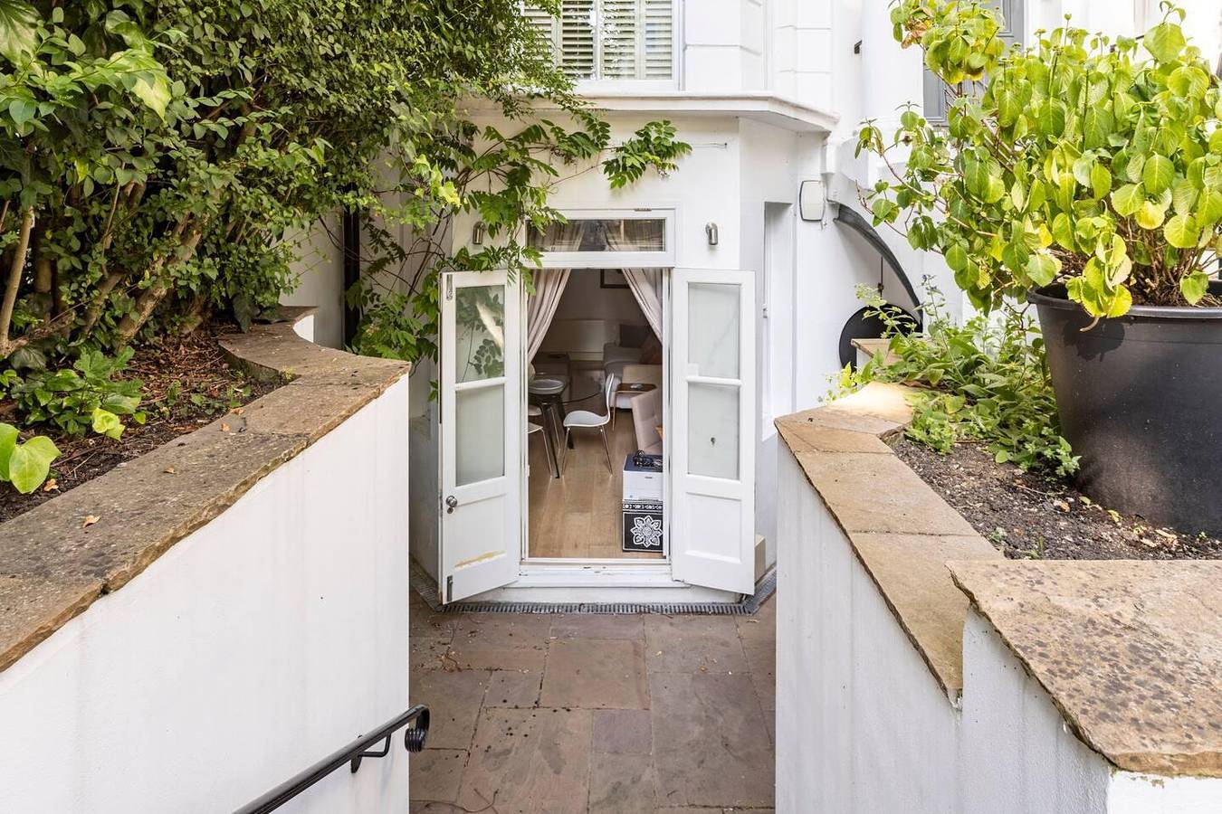 Appartamento intero, 2 Bed - Sleeps 4 - Private Patio - Kensington in Kensington e Chelsea, Londra