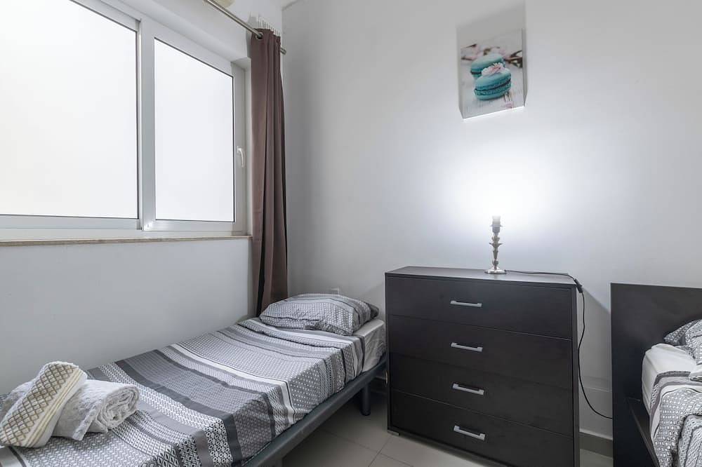 ☆☆Amazing Apartment w/side sea view☆☆ 1 in St. Paul's Bay, Malta Island