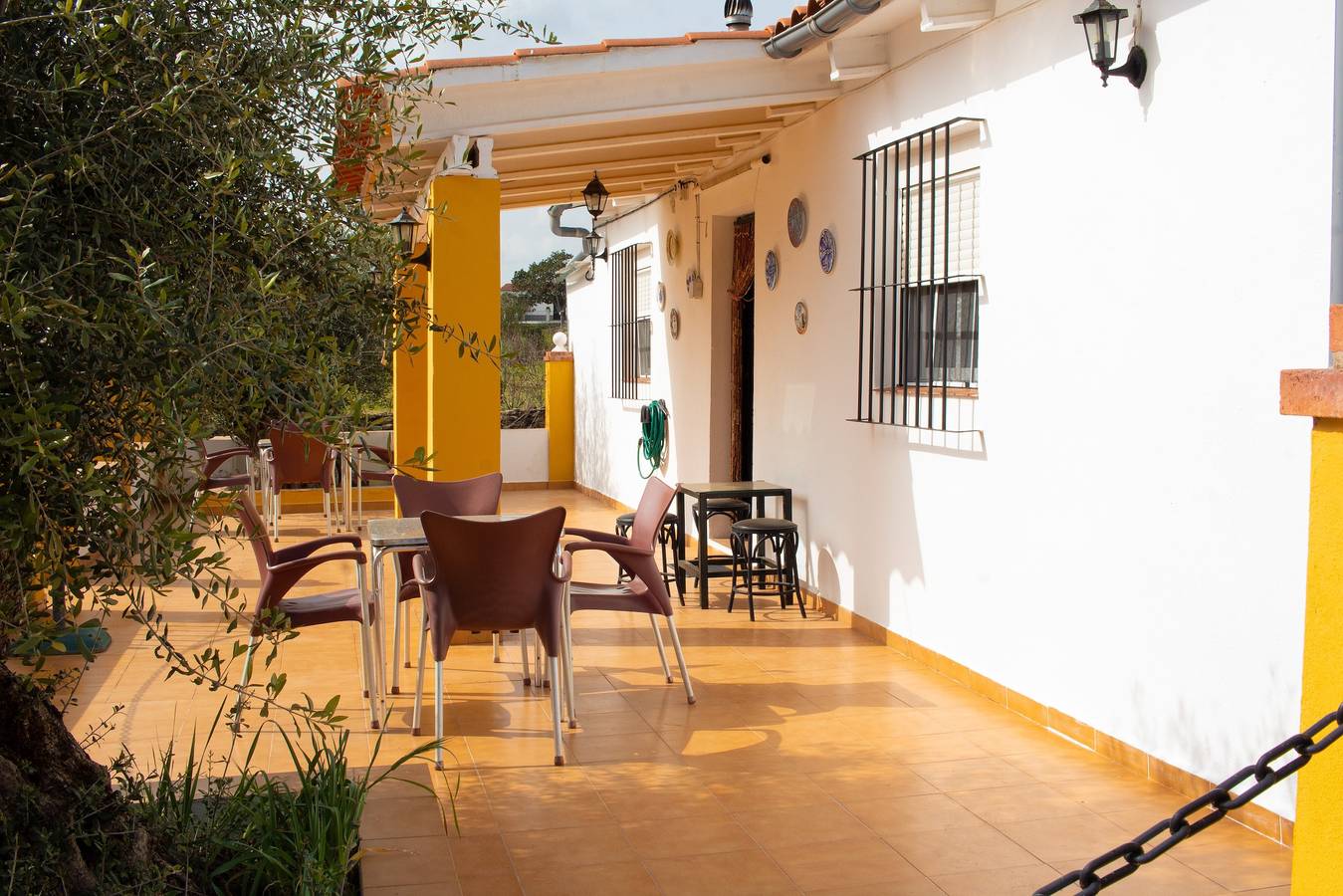 Casa Rural "Los Naranjo" con vistas a la montaña, piscina y barbacoa. in Jerez de los Caballeros, Provincia de Badajoz