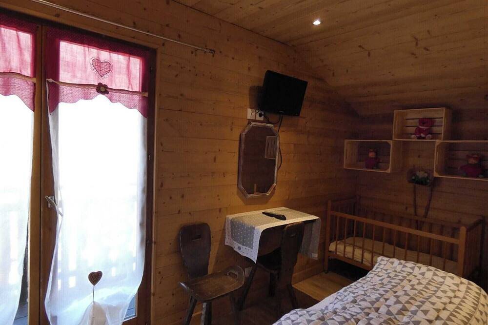 Chalet Aubier spa sauna at Domaine du Fraizier Thônes in Thônes, Annecy region