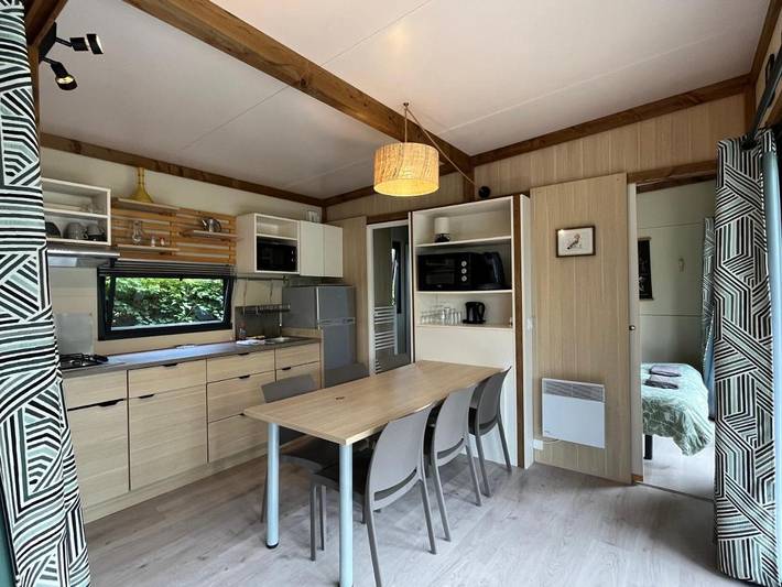 Location de vacances pour 5 personnes, avec vue sur le lac et jardin ainsi que terrasse et vue à Bec-de-Mortagne - 2