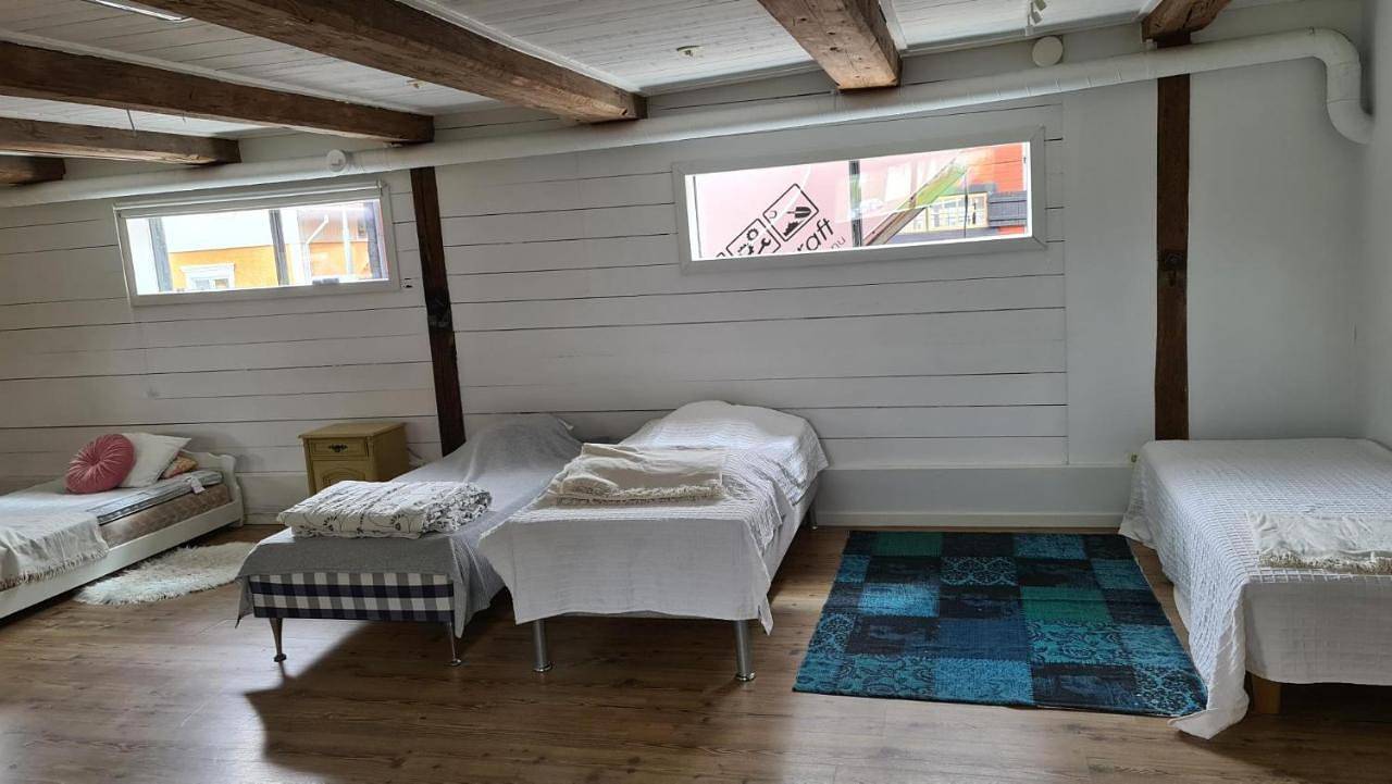 Appartement entier, Lägenhet med kök och badrum och 4 bäddar i ett stort rum in Östhammar, Uppsala