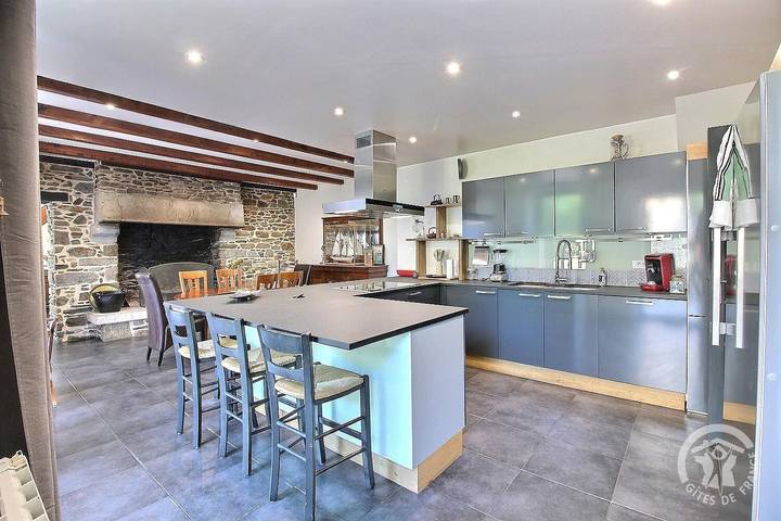 Gîte pour 7 personnes, avec piscine ainsi que jardin et terrasse, animaux acceptés à Plérin - 4