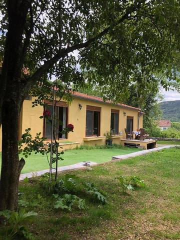Gîte pour 4 personnes, avec vue et jardin ainsi que bassin pour enfant et piscine, animaux acceptés à Saint-Hippolyte-du-Fort