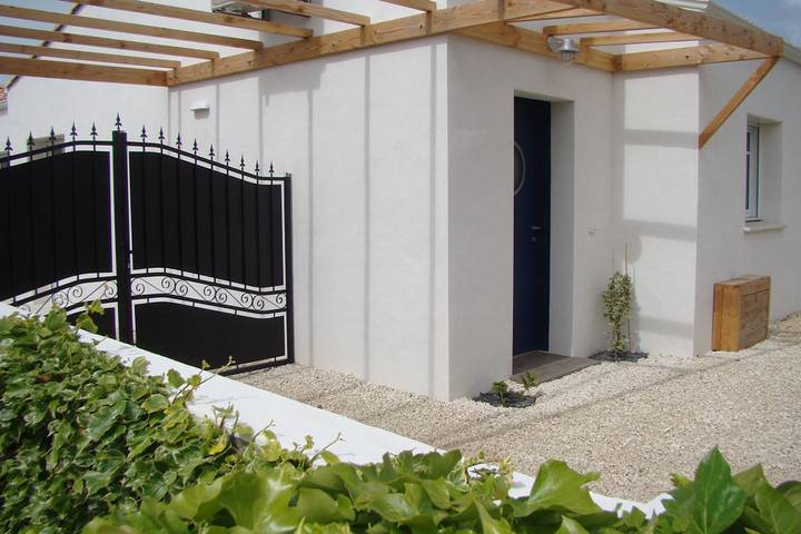 Gîte pour 7 personnes, avec terrasse et jardin