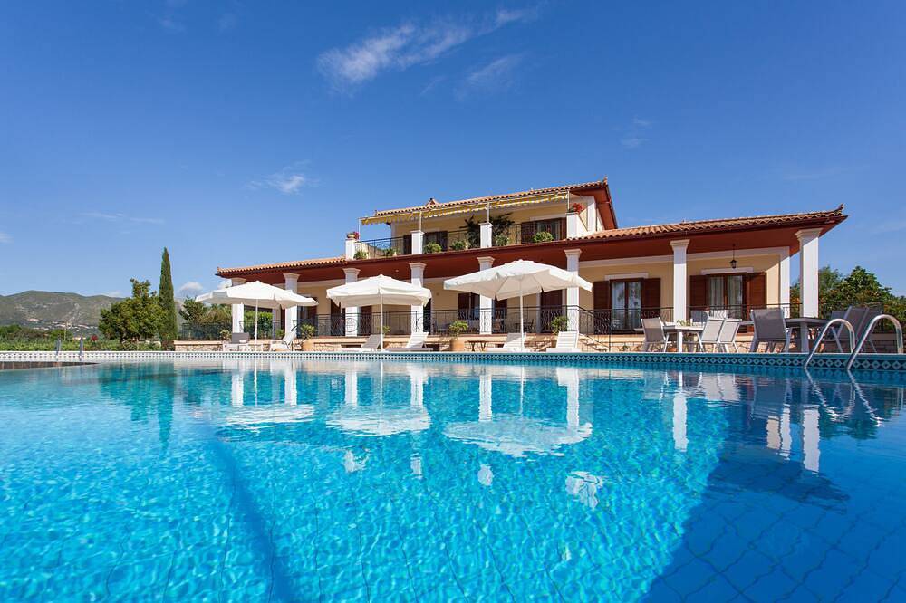 Villa de lujo con piscina privada, pista de tenis y viñedos | Villa Anastasia in Zante
