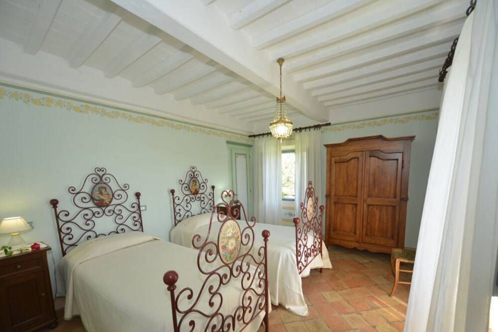 Palazzo Delle Rose & Torre Monterchi in Monterchi, Valtiberina