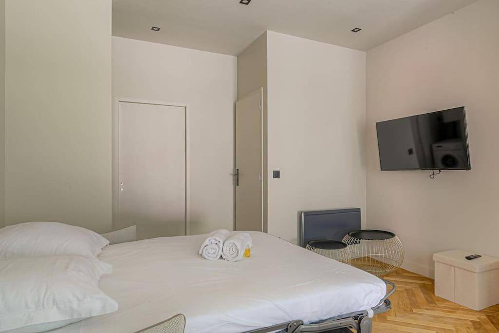 Appartement entier, One-Bedroom Apartment in Écully, Lyon et ses environs