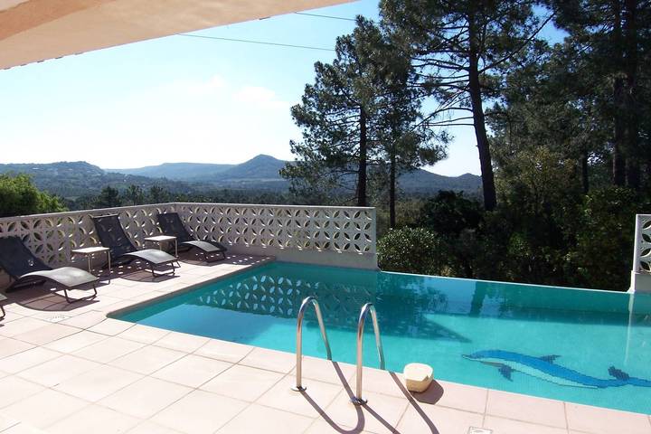 Chalet para 4 personas, con piscina y terraza - 1