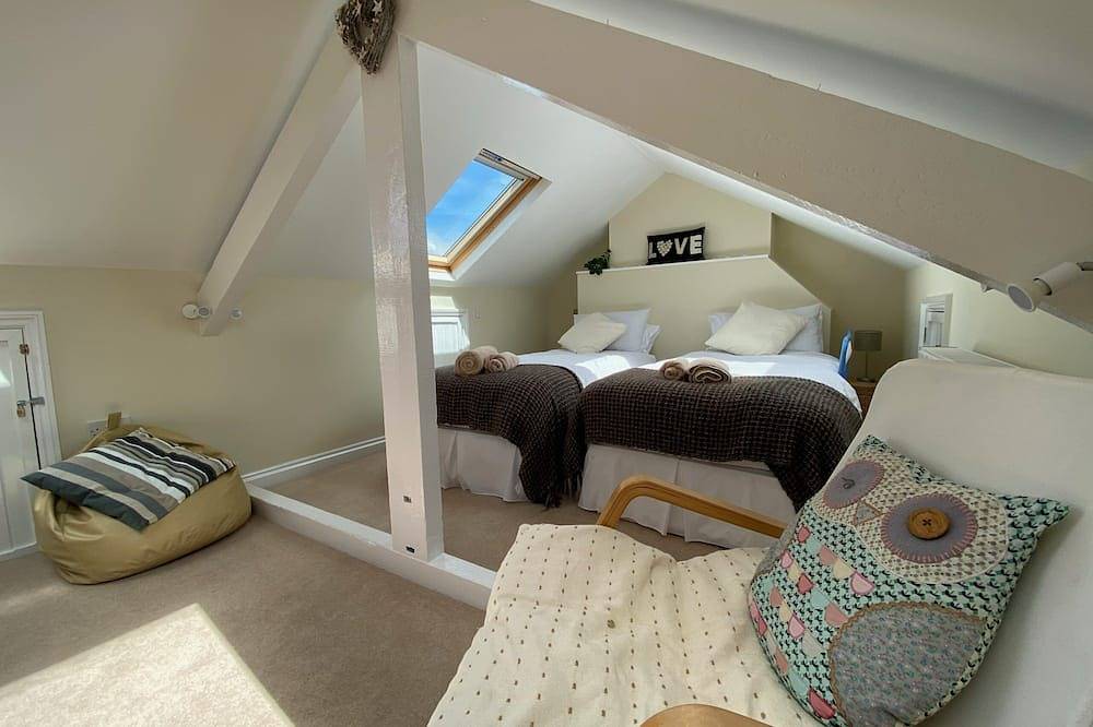 Instow period cottage, sleeps 6, close to beach, dog friendly in Instow, Devon