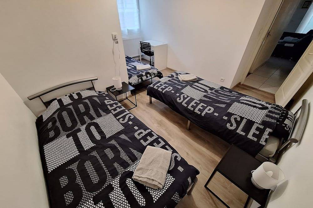 Appartement entier, \"Plain-Pied Charmant 56m²: Prox. Centre-Ville, Cuisine Équipée - Idéal 7 Pers.\" in Auxonne, Région de Dijon