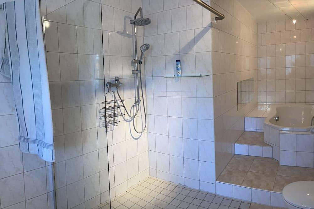 Ganze Wohnung, Eg Ferienwohnung vor den Toren Dresdens mit Terrasse und Garten in Bahretal, Elbsandsteingebirge