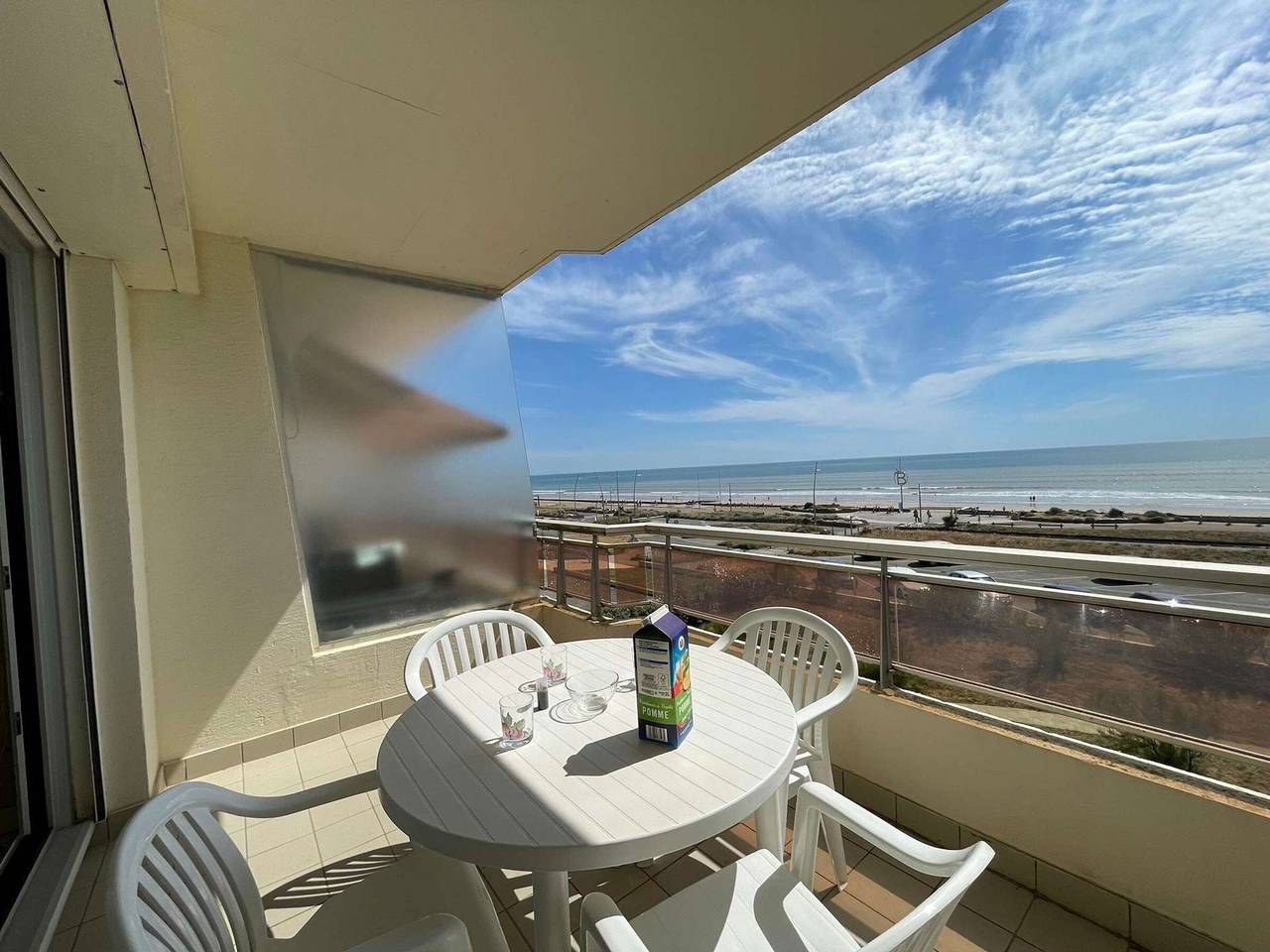 Appartement entier, Appartement familial à 50m de la plage avec parking privé, balcon et lave-linge in Saint-Hilaire-de-Riez, Vendée
