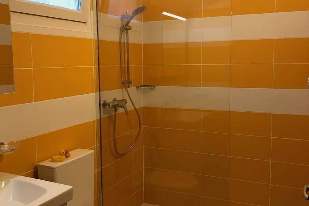 Casa Tintinnio in Brione sopra Minusio, Tessiner Alpen