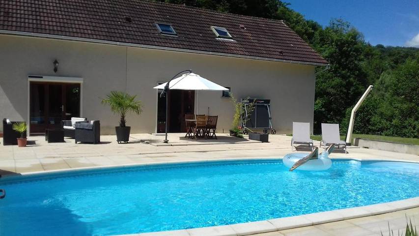 Villa pour 8 personnes, avec piscine et jardin dans le Jura - 2
