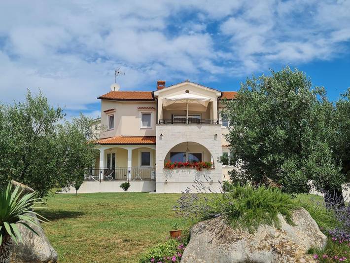 Ferienwohnung für 4 Personen, mit Garten und Ausblick