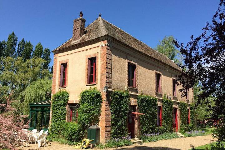 Location de vacances pour 12 personnes, avec jardin à Hécourt