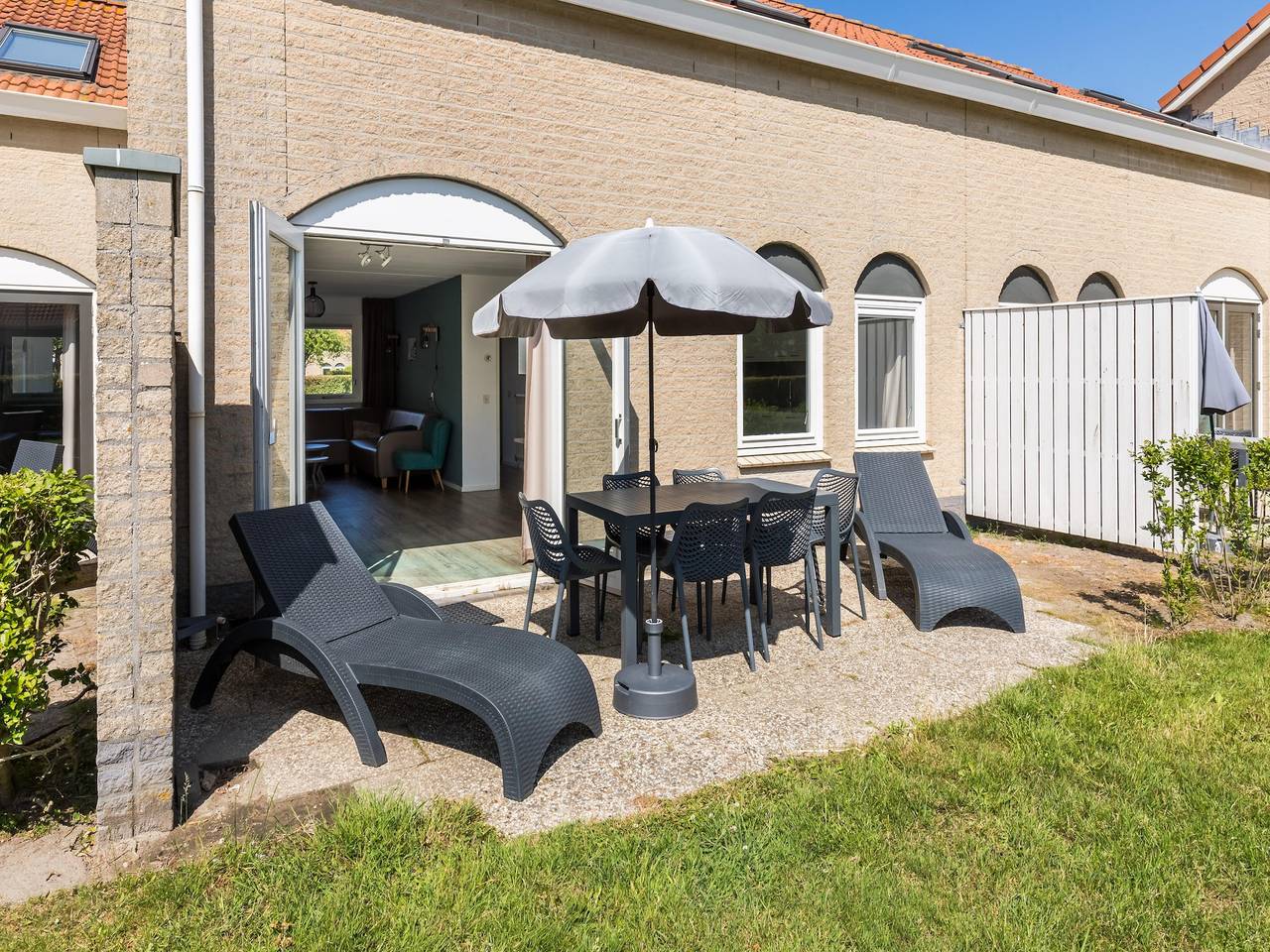 Renovierter Bungalow in Strandnähe in Renesse Strand, Noordwelle