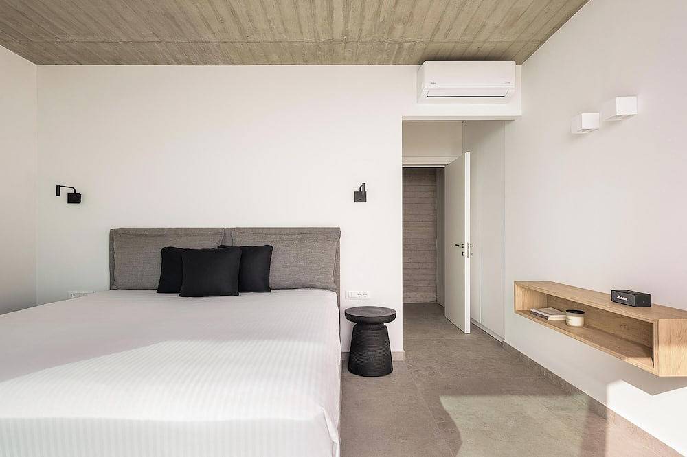 Inspiring Industrial Design Villa Overlooking Falasarna Beach in Falassarna, Chania und Umgebung