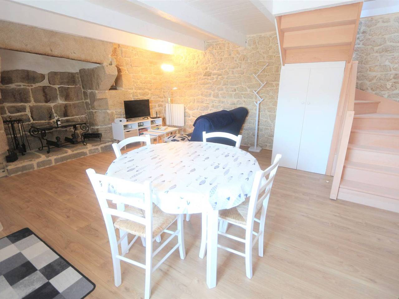 Ganze Wohnung, Combrit Sainte-Marine: Renoviertes Duplex mit privatem Garten und Hafenblick in Combrit, Quimper und Umgebung