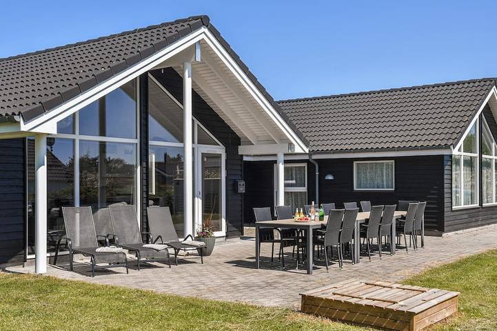 Ferienhaus für 14 Personen, mit Sauna und Garten, mit Haustier