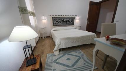 Maison d’hôte pour 2 personnes, avec vue ainsi que jardin et terrasse à Sòrgono