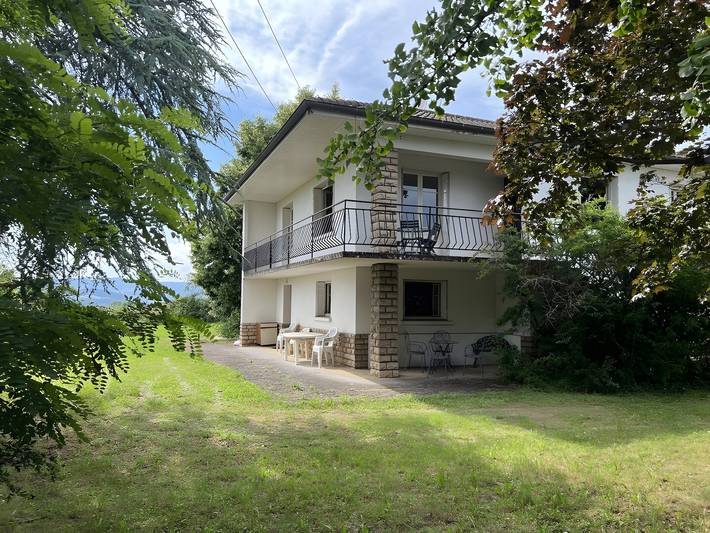 Location de vacances pour 8 personnes, avec Balcon et Jardin à Charnay-lès-Mâcon