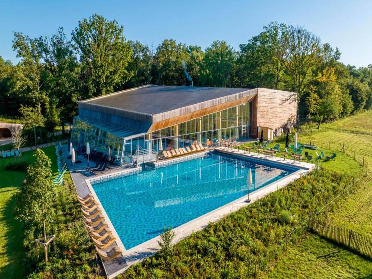 Retreat with Sauna & Views in Hainaut
