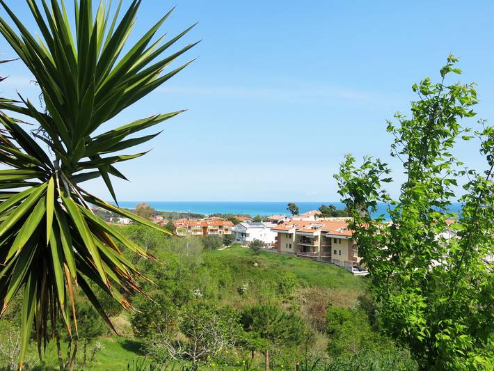 Gîte pour 4 personnes, avec Terrasse ainsi que Jardin et Vue à Pineto - 4