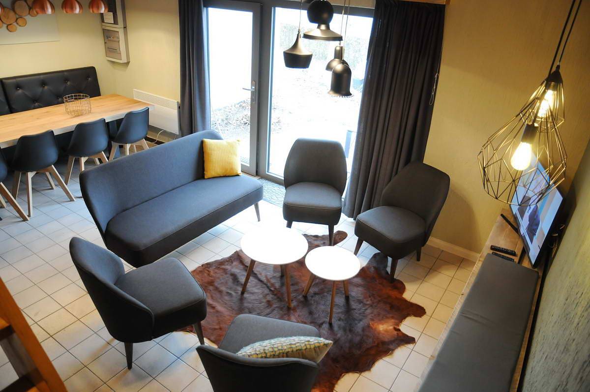 6 person bungalow with sauna and lake view in Vielsalm, Bastogne