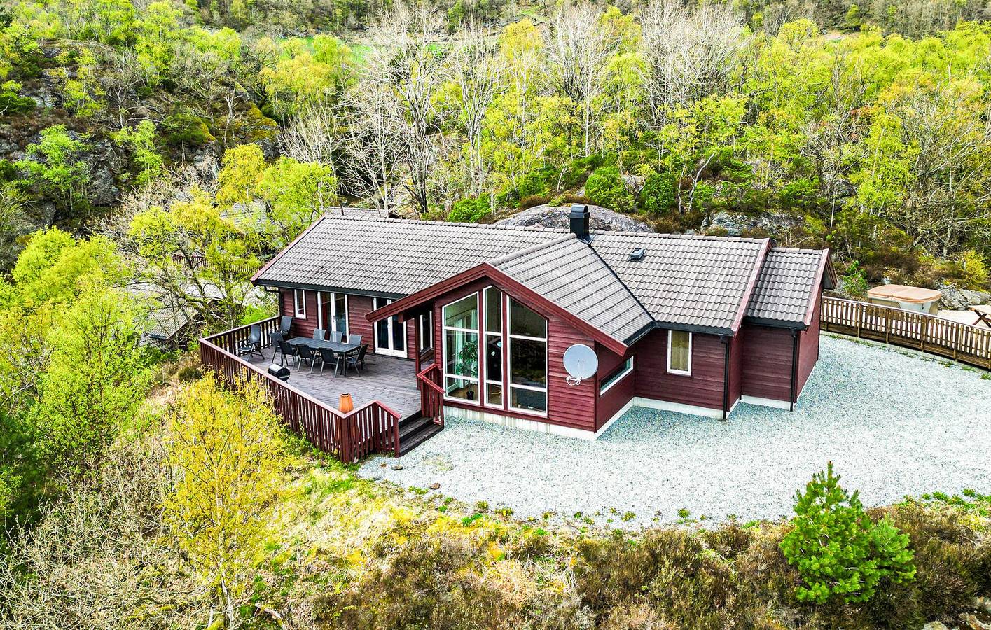 Ferienhaus für 8 Personen mit Garten in Tysvær