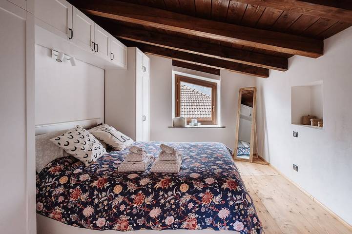 Apartment mit Schlafgalerie im Alpendorf in Roure, Turin Provinz