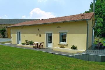 Gîte pour 2 personnes, avec jardin ainsi que jacuzzi et terrasse dans Haute-Vienne