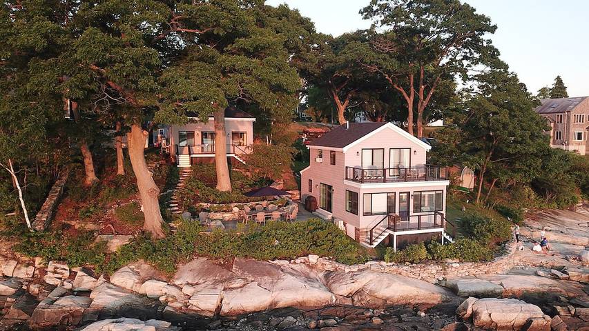 Vacation rental for 14 people, with yard in Portland (ME)