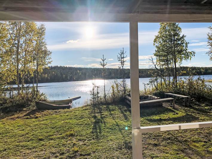 Schwedisches Holzhaus mit Grill und Terrasse in Lappland (Schweden)