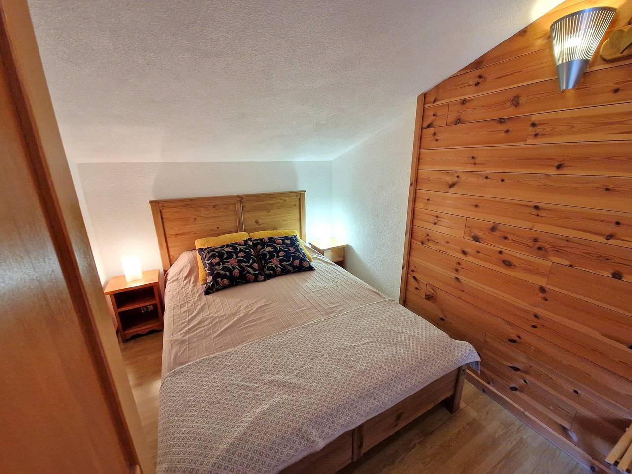 Appartement entier, Appartement 8 pers, 3 chambres + mezzanine, Valfréjus, proche pistes in Valfréjus, Modane