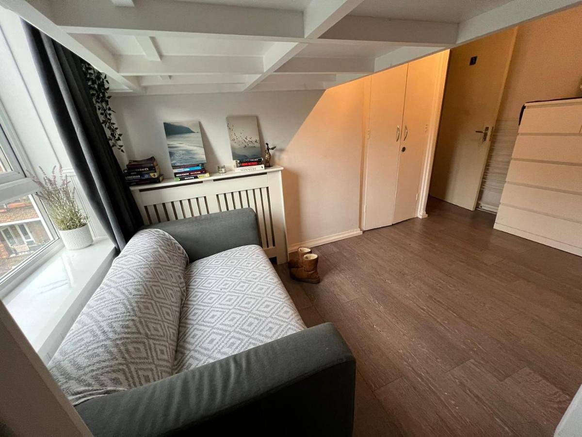 Double Room with Shared Toilet in Lambeth, Londres