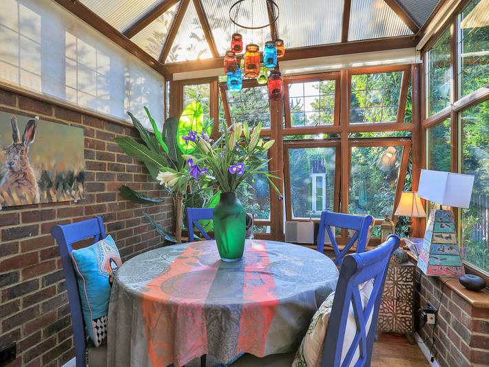 Vacation rental for 4 people, with Yard in Surrey