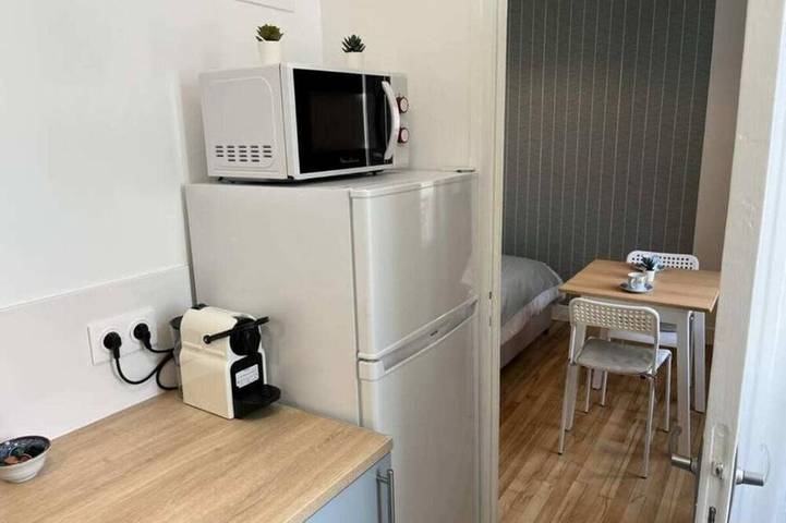 Apartamento entero, Studio number 7 in Pantin in Pantin, Sena-Saint Denis