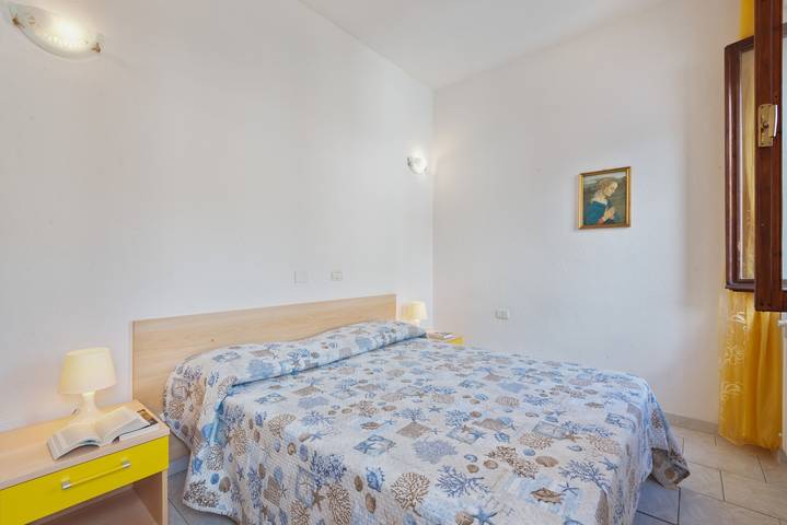 Ganze Wohnung, Appartement "Ramerino" nahe dem Strand mit Meer- und Bergblick in Pomonte, Marciana