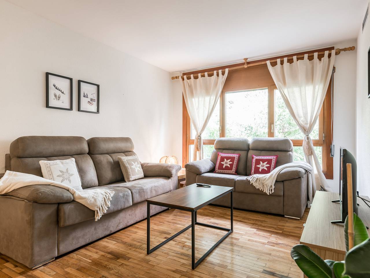 Ganze Wohnung, Gemütliche Wohnung für 6 in Baqueira mit einzigartigem Ski-Zugang in Baqueira, Naut Aran