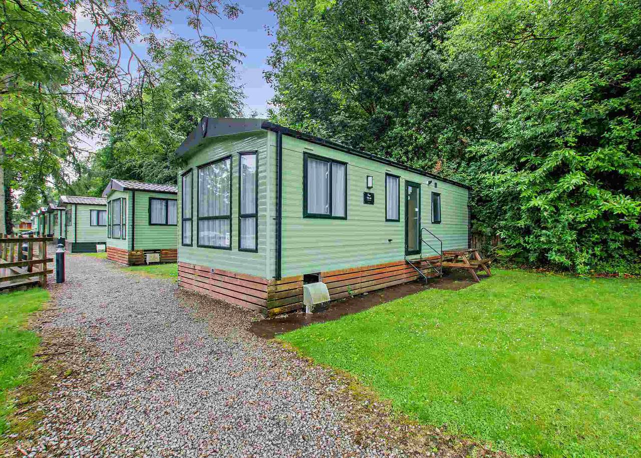 Bronze Premium 2 Bedroom Caravan, Sleeps 6 in Bowness-on-Windermere, Lake District