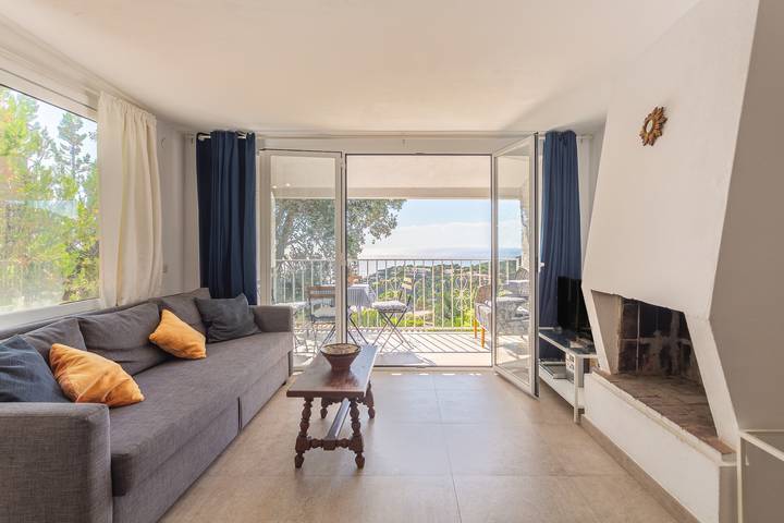 Casa de vacaciones 'Yves' con vistas al mar, terraza privada y Wi-Fi in Santa Maria de Llorell, Tossa de Mar