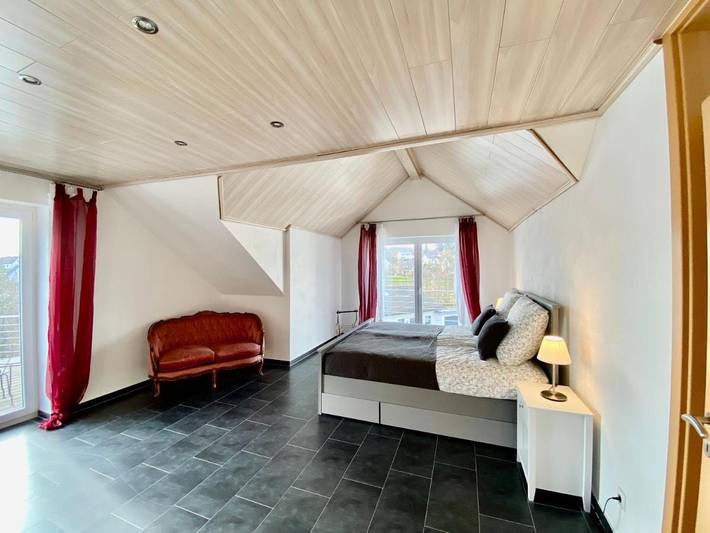 Ferienwohnung für 4 Personen, mit Balkon und Terrasse sowie Garten und Seeblick im Siegerland - 3