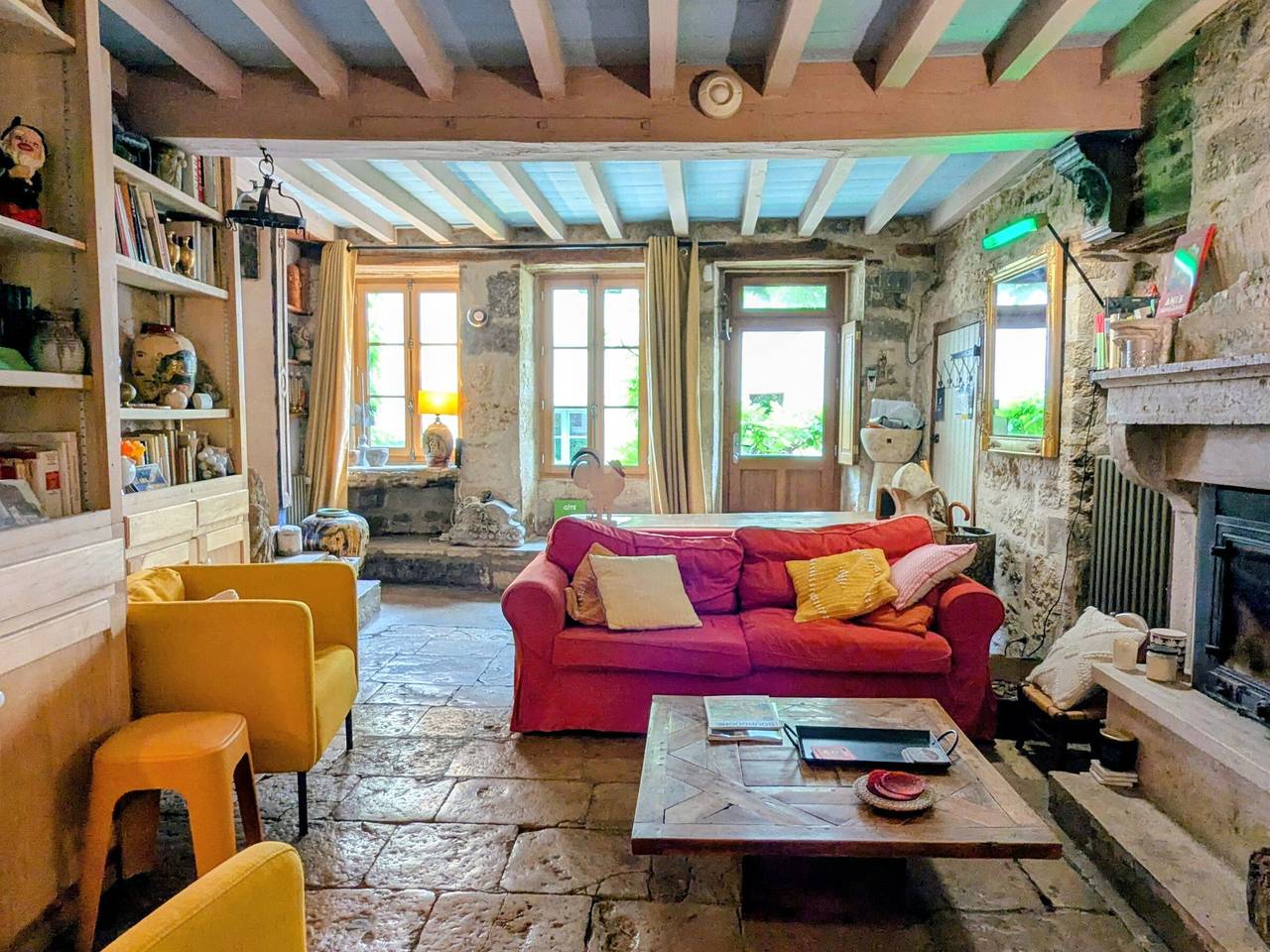 Maison de charme au cåur de citã© mã©diã©vale in Flavigny-sur-Ozerain, Région de Montbard