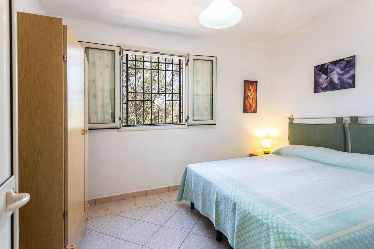 Apartamento entero, Villetta Azalea with garden, 2 bedrooms, Torre Pali in Torre Pali, Salve