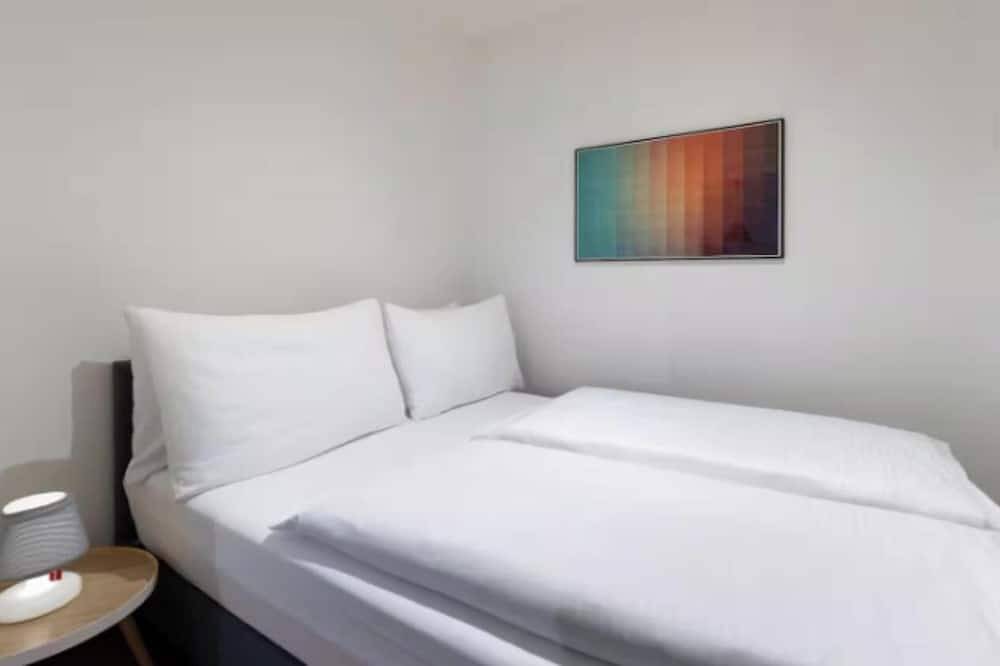 Ganze Wohnung, Modern 4-Bedroom Apartment in the Heart of Berlin – Sleeps up to 14 in Moabit Berlin, Berlin