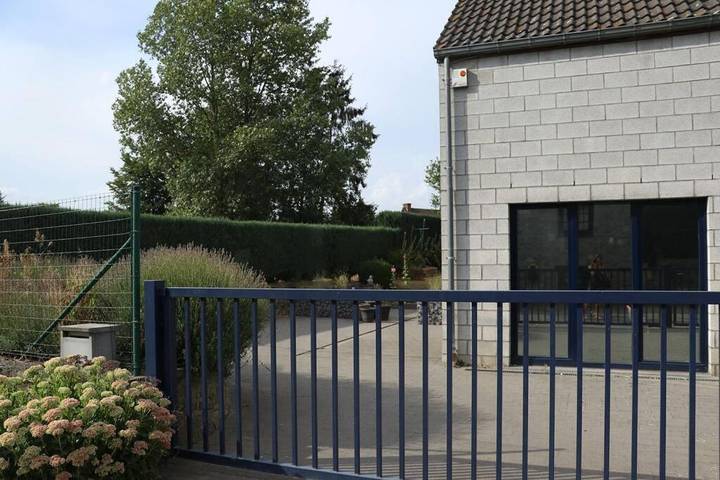 Location de vacances pour 2 personnes, avec jardin ainsi que terrasse et vue à Mettet - 2